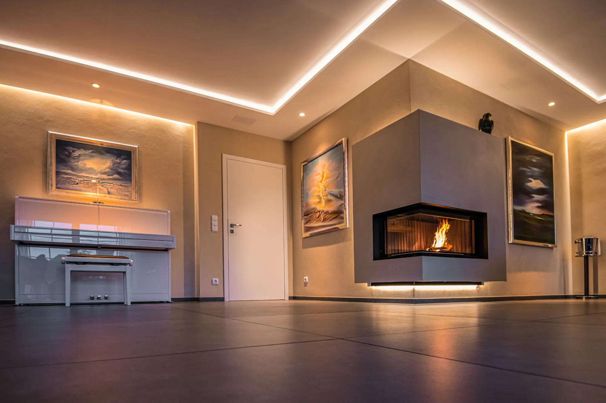 Lichtprojekt Kamin Duis von Moreno Licht mit Effekt